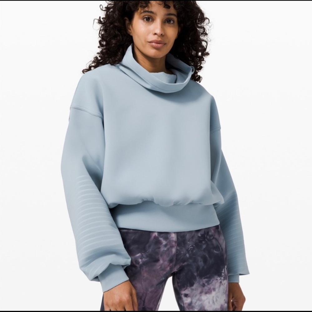 Lululemon Full Flourish Pullover - size 6